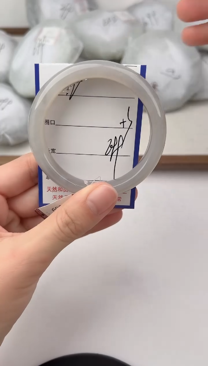 未镶嵌手镯和田玉12颜色微差无瑕疵