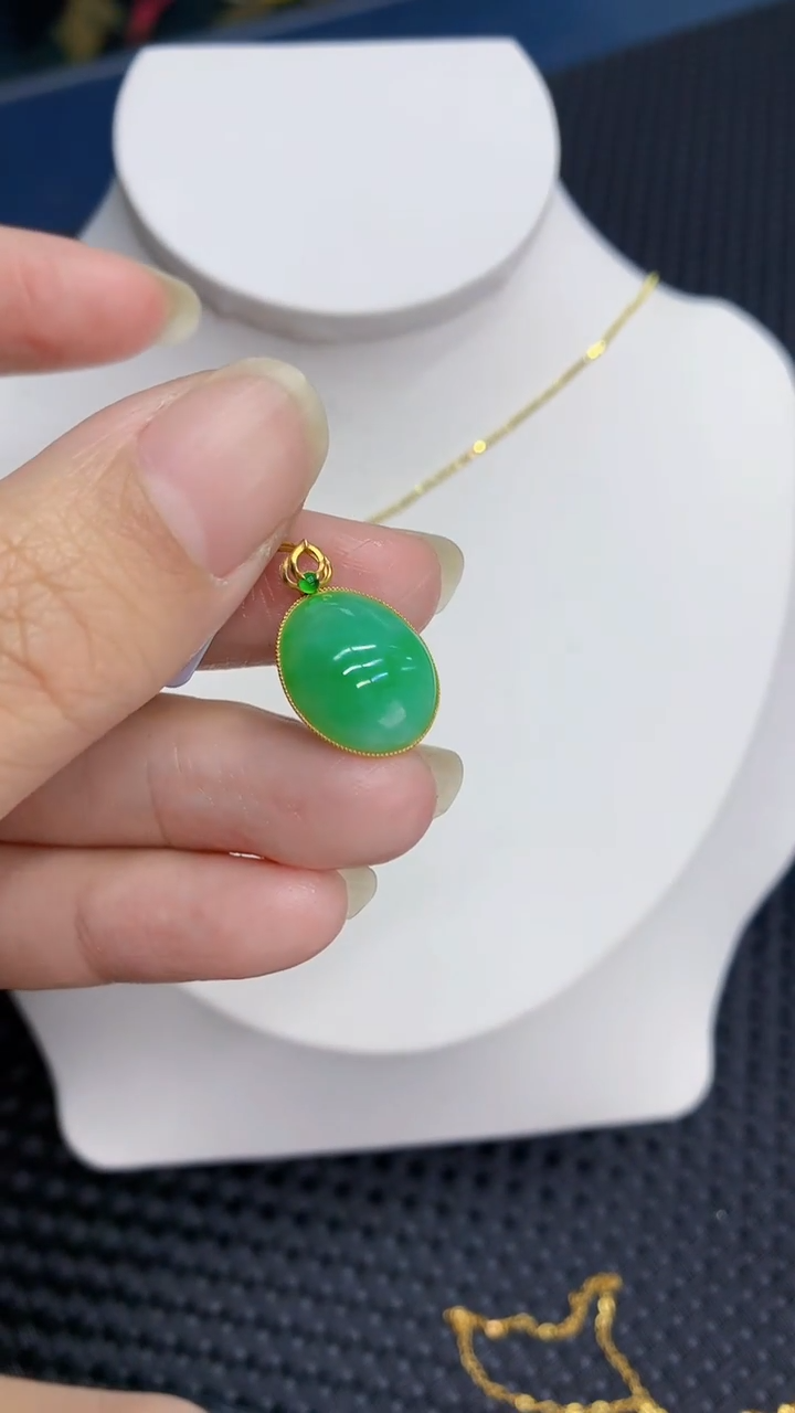 【闪购商品】翡翠颈饰18K金镶嵌            8