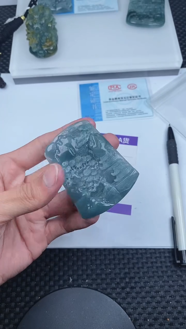 【闪购商品】翡翠颈饰未镶嵌          