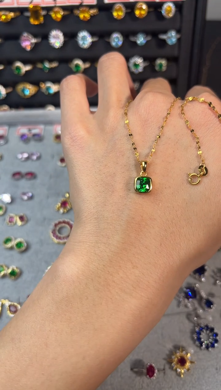 【闪购商品】祖母绿吊坠(赠链)银S925镶嵌456631