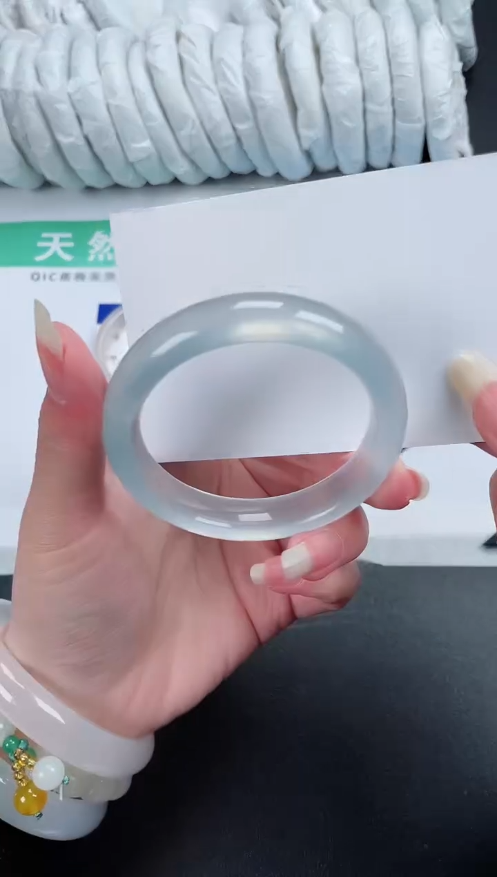 【闪购商品】石英质玉手镯未镶嵌395-52.5