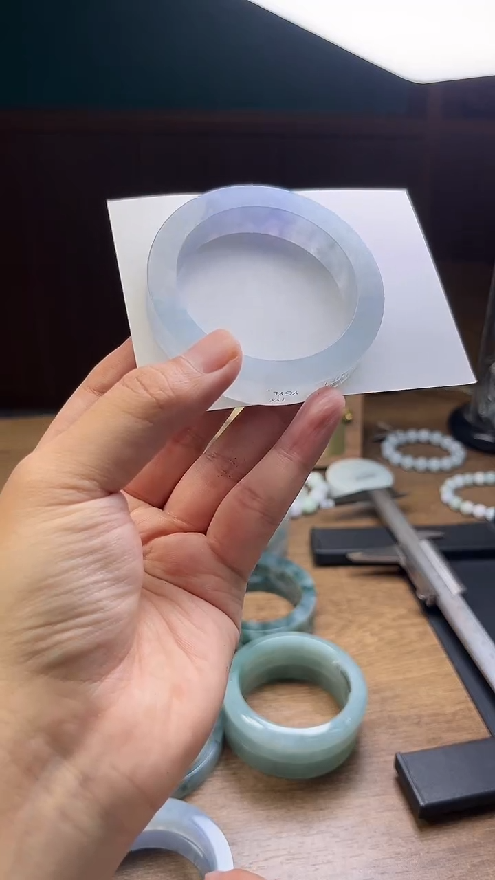 未镶嵌手镯定制翡翠老*友定制