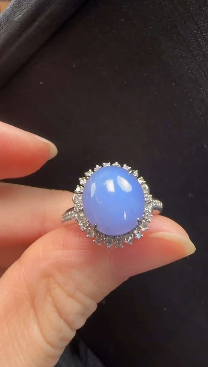 翡翠戒指18K金镶嵌702蛋面一枚