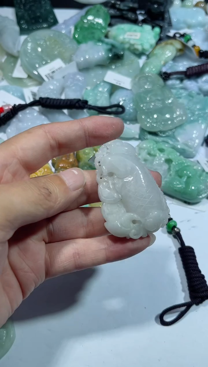 【闪购商品】翡翠颈饰未镶嵌00009248