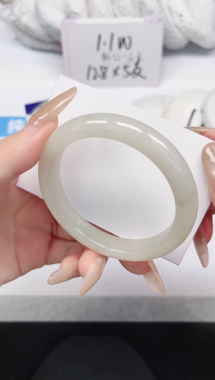 未镶嵌手镯石英岩玉96-54.4