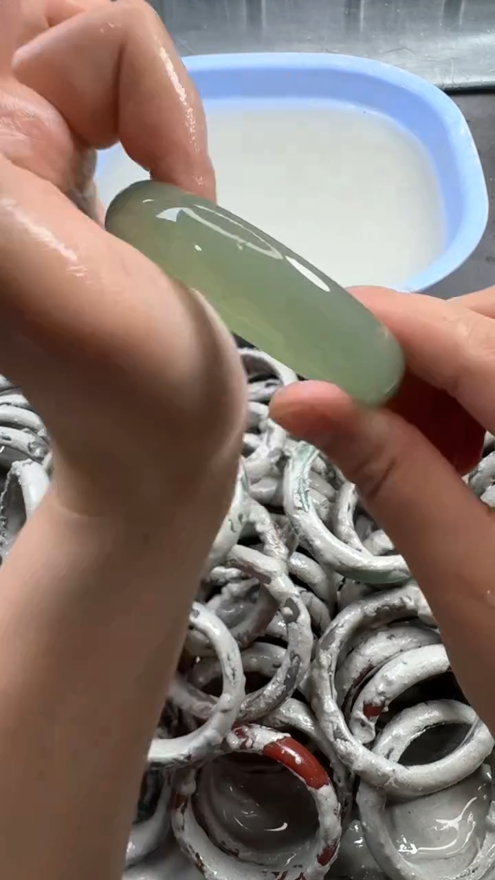 石英质玉手镯未镶嵌16