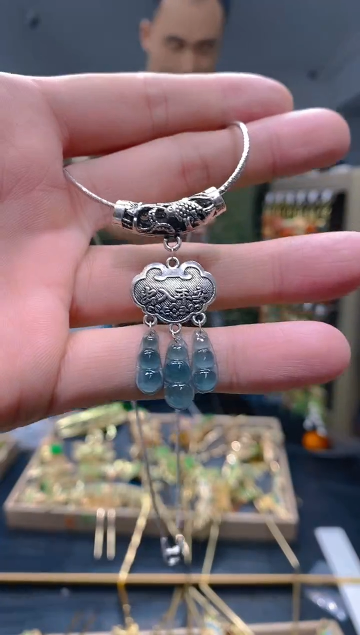 【闪购商品】翡翠耳饰银S925镶嵌75翡翠锁骨链