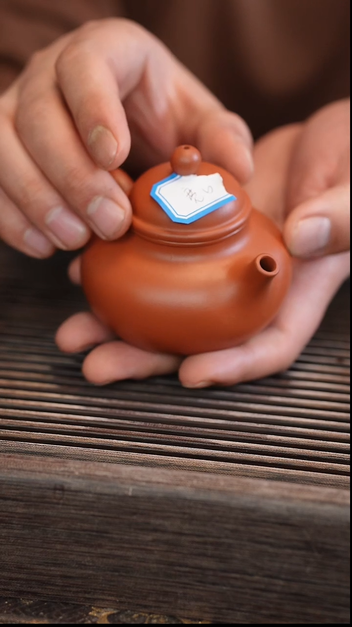 茶壶紫砂150c宽口 