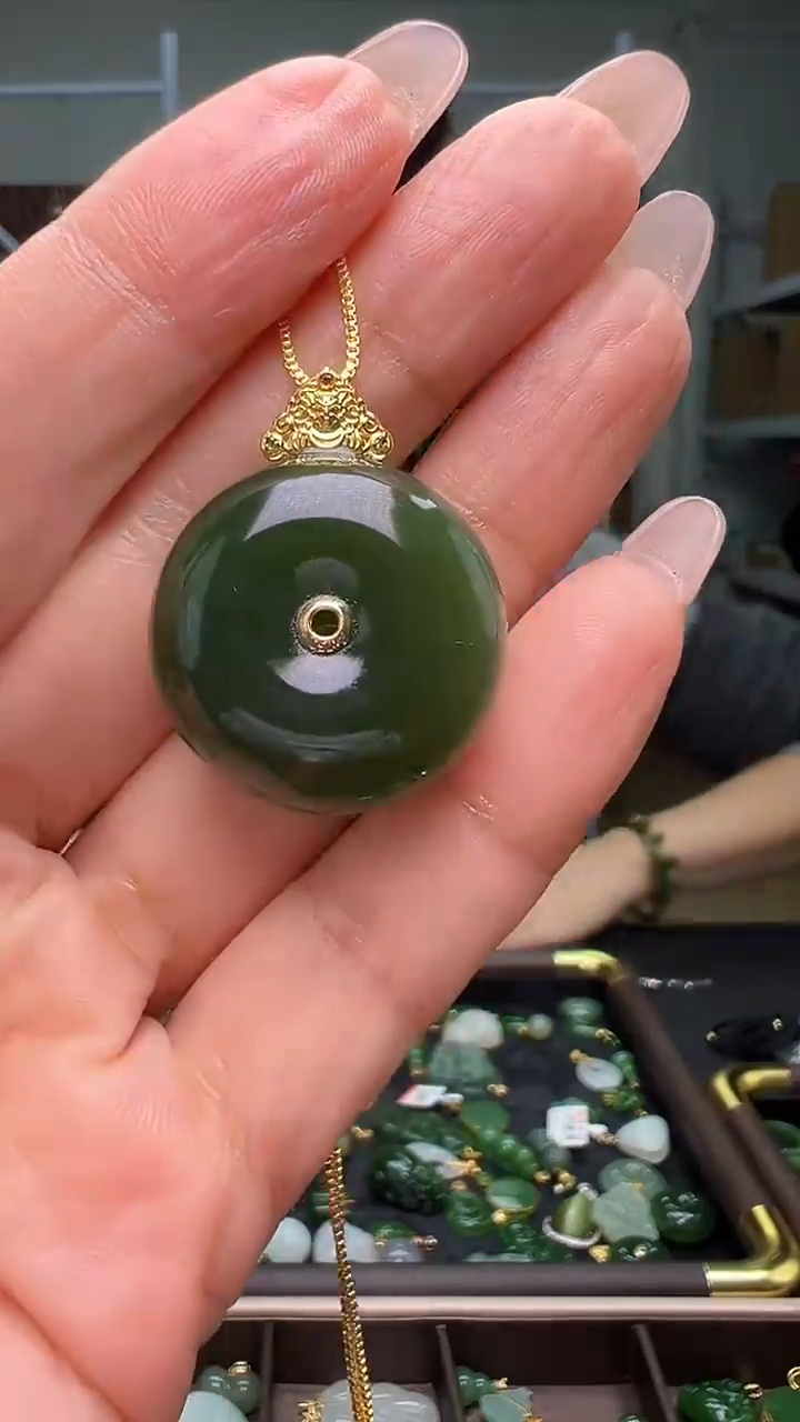 颈饰18K金镶嵌和田玉(多样性发货.发其一）10.28.96