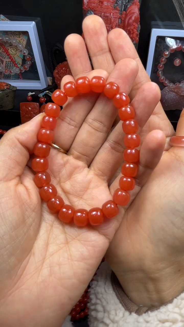 颈饰未镶嵌南红玛瑙高**瞩南红手串