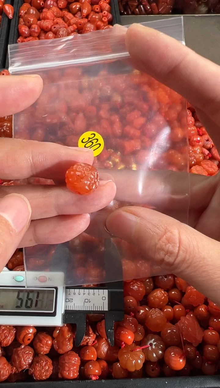 【闪购商品】南红玛瑙颈饰未镶嵌1