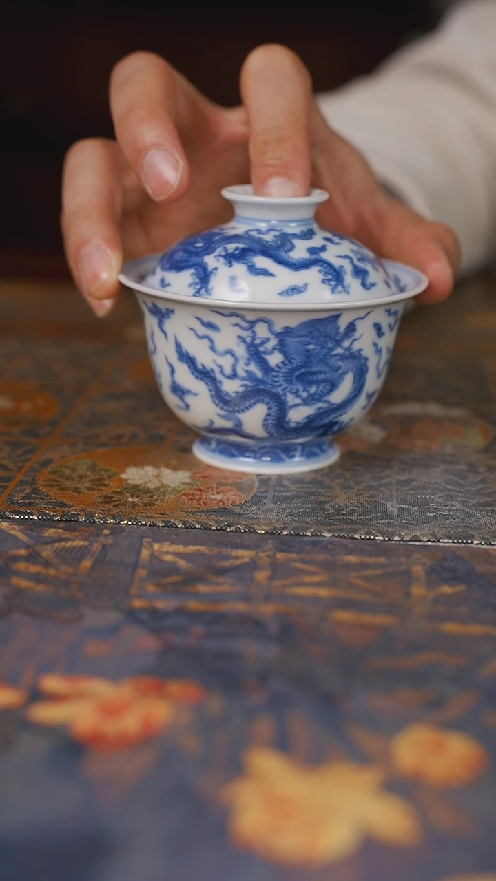 【闪购商品】杯望月怀古青花九龙盖碗