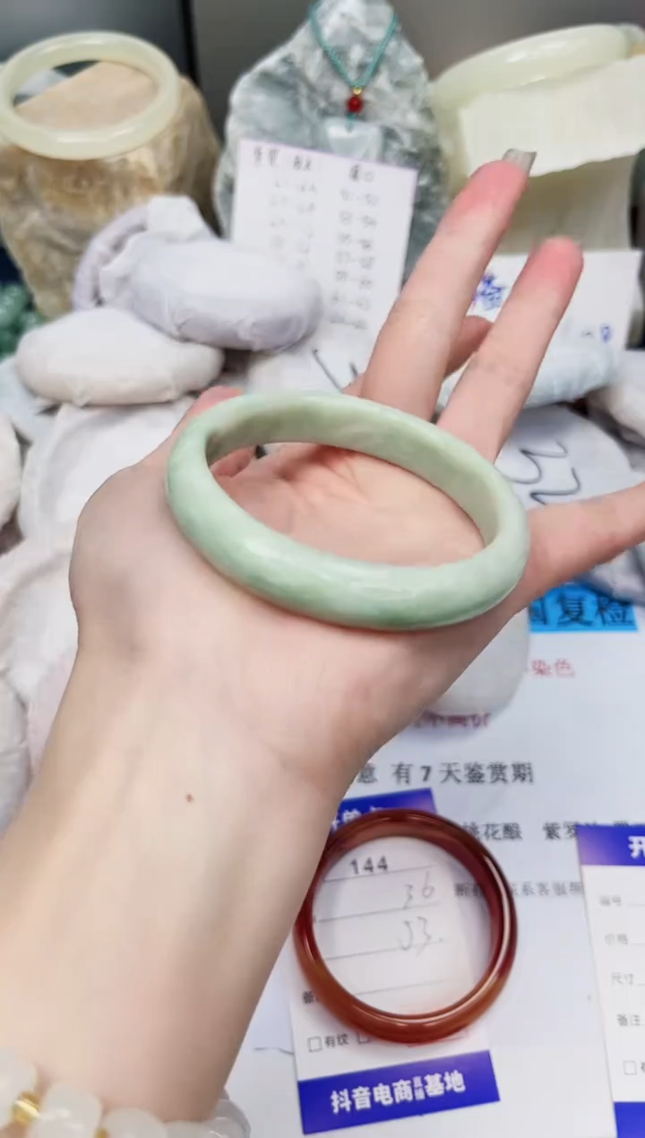 【闪购商品】石英质玉手镯未镶嵌145-翠玉-圈口56