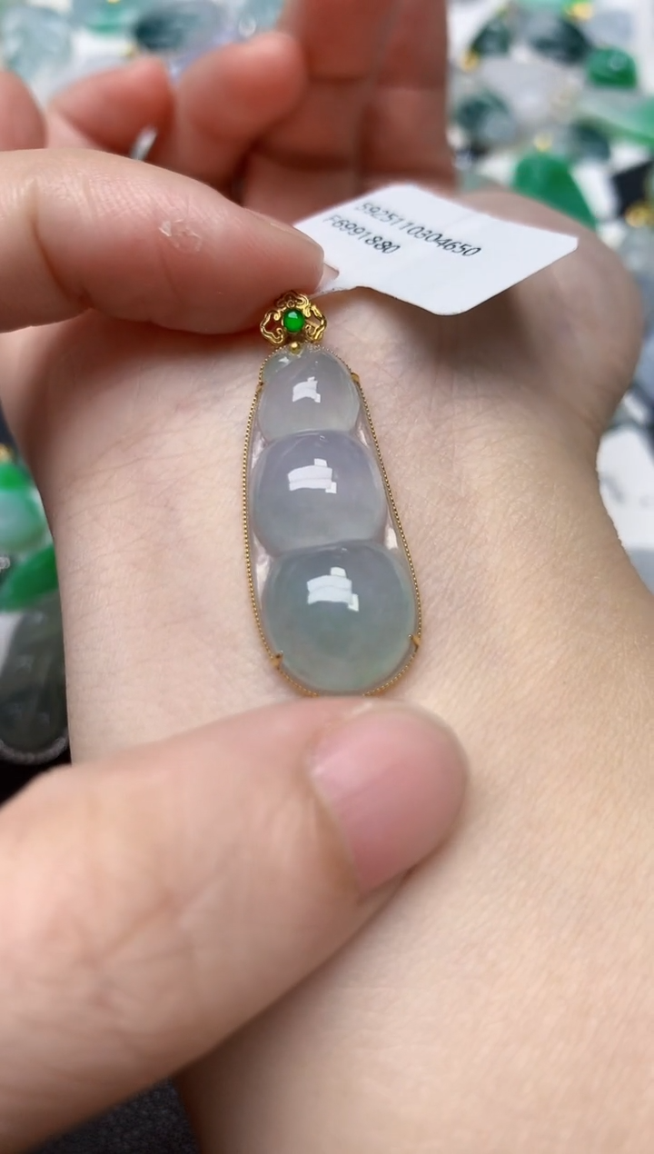 颈饰18K金镶嵌翡翠天然缅甸A货翡翠