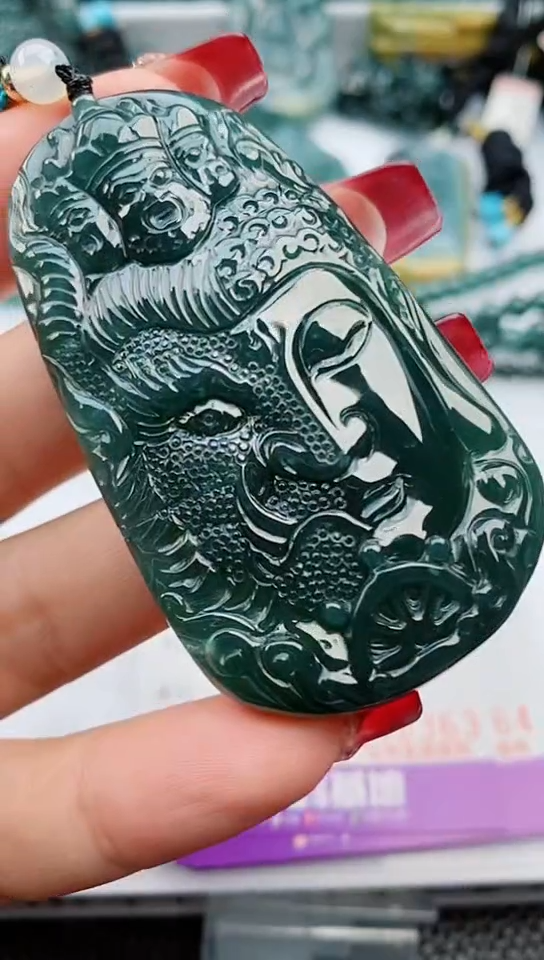 【闪购商品】翡翠颈饰未镶嵌             
