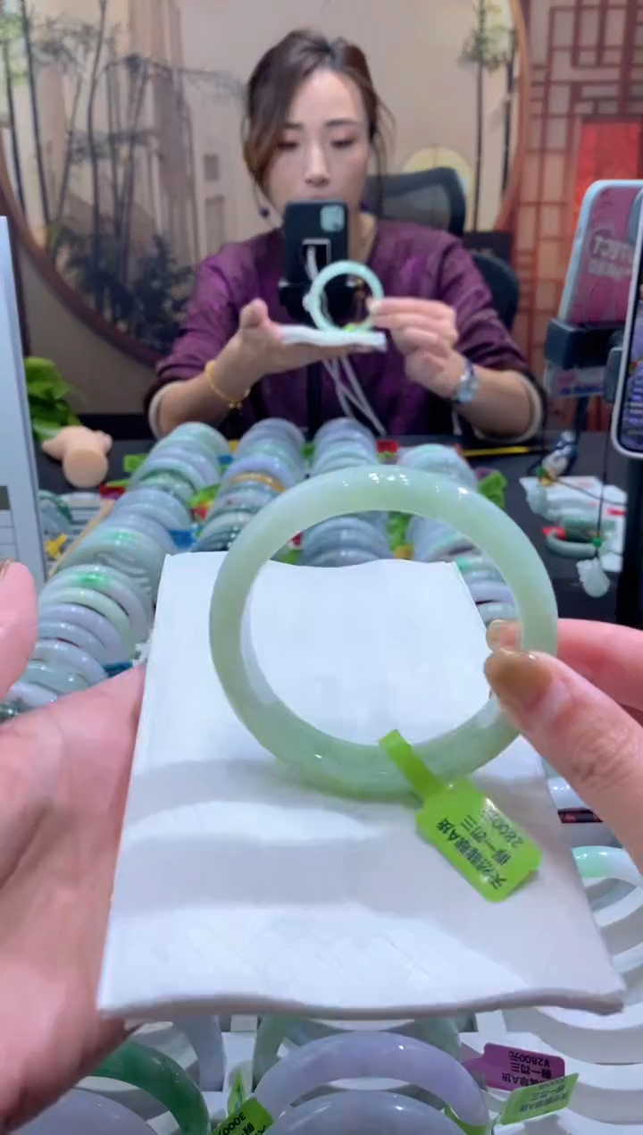 未镶嵌手镯翡翠000079379