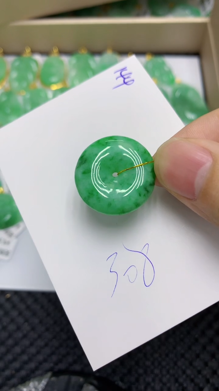 颈饰未镶嵌翡翠缅甸A货翡翠