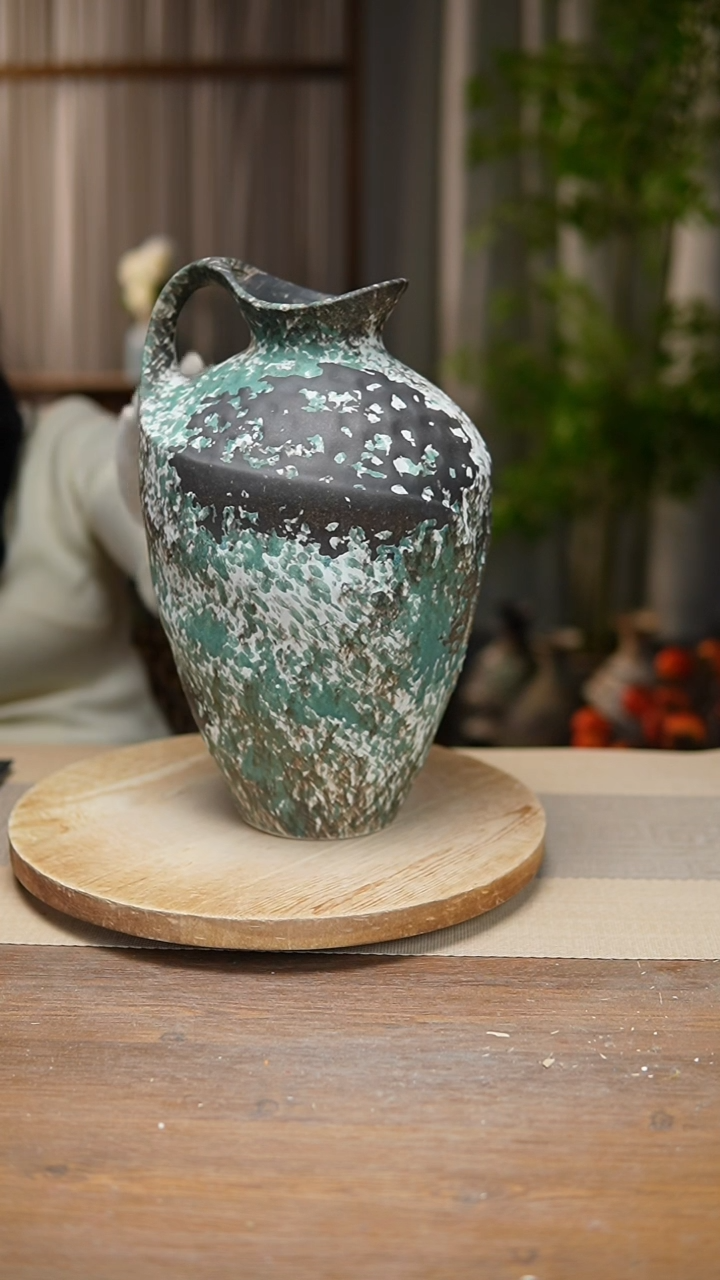 【闪购商品】陶瓷 花器涂鸦绿奶壶