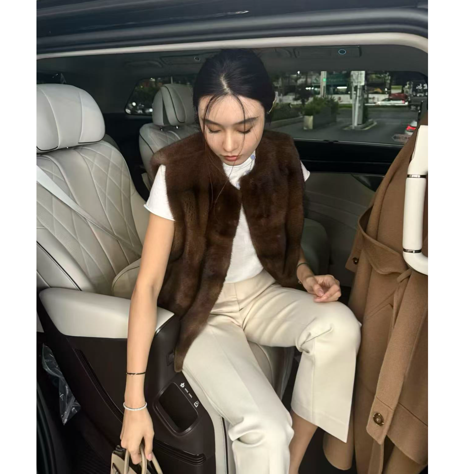 【工厂店皮草严选】6861咖啡 铁灰&6346银十字 哥本哈根水貂马夹