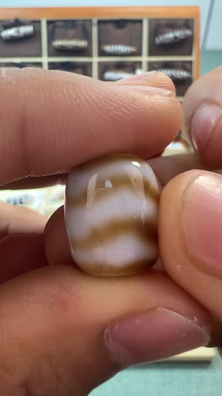 玛瑙/玉髓吊坠(不含链)未镶嵌4.（微瑕）