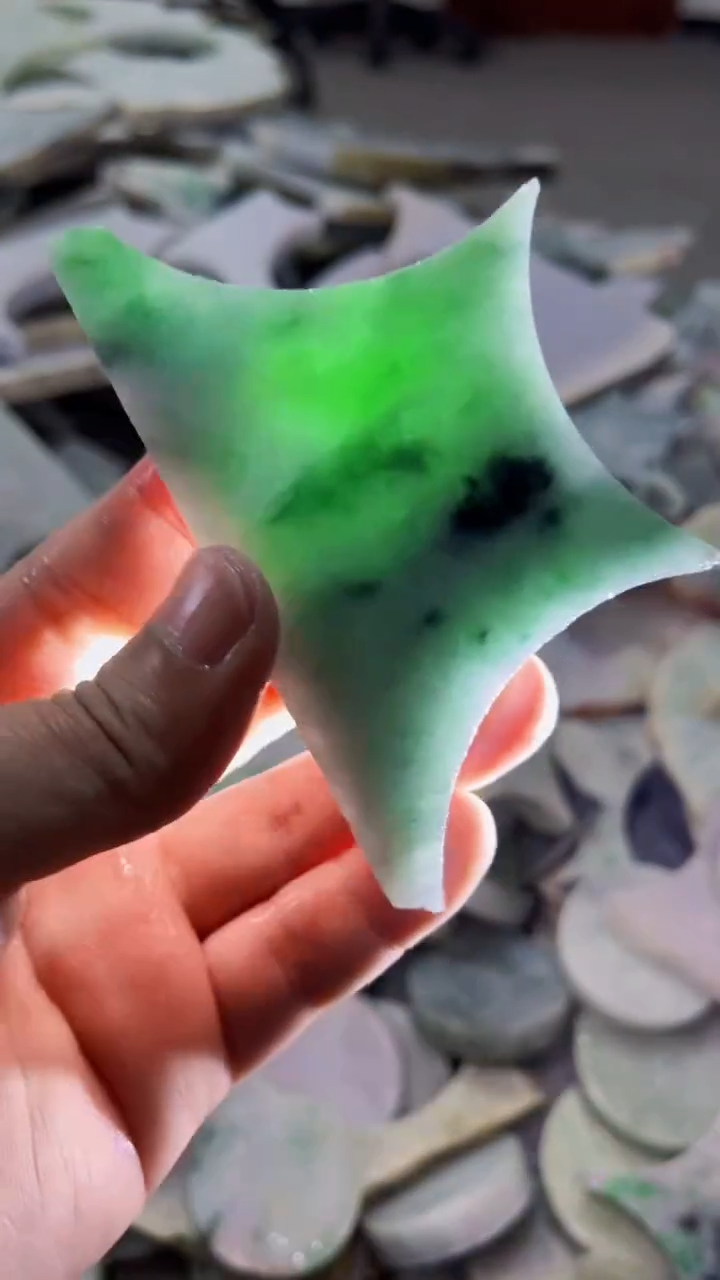 【闪购商品】翡翠挂件未镶嵌A货康壹197