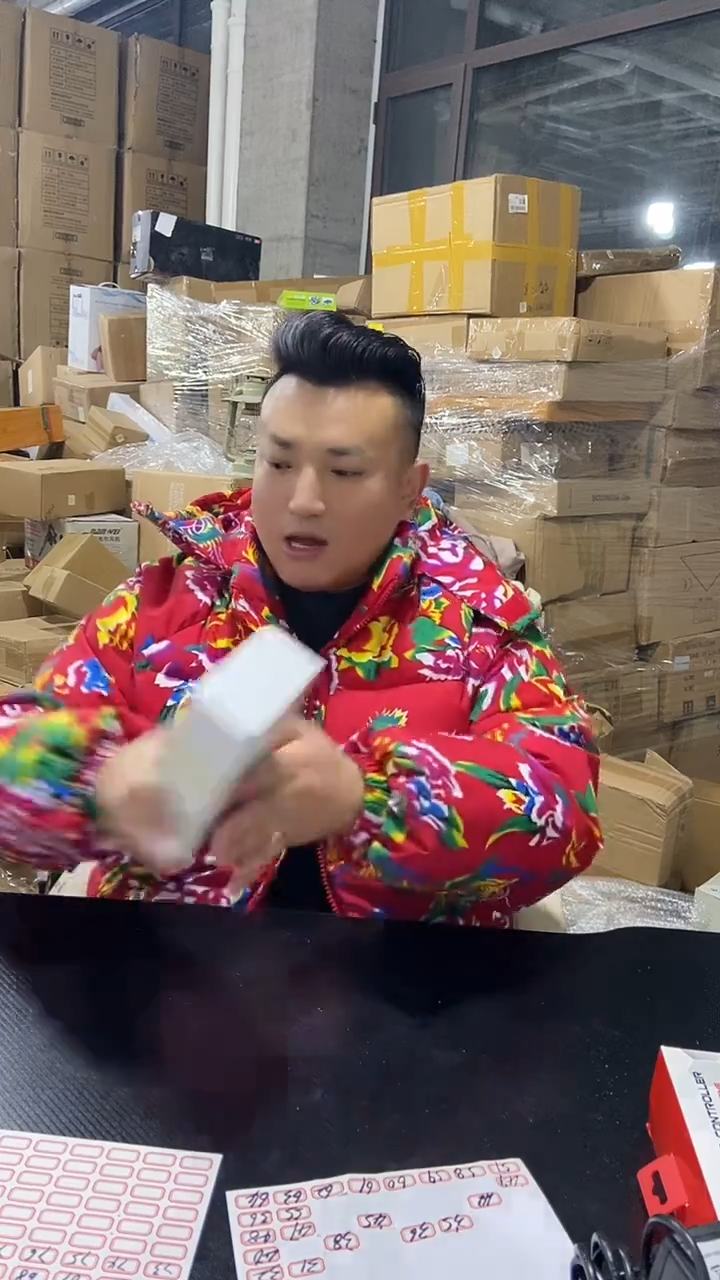 55吹风梳子打气筒新年炸炸炸抢抢枪JJ