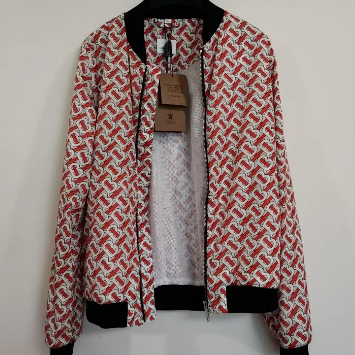 全新未使用 BURBERRY/博柏利 积分-100汤/P215054280/满印外套