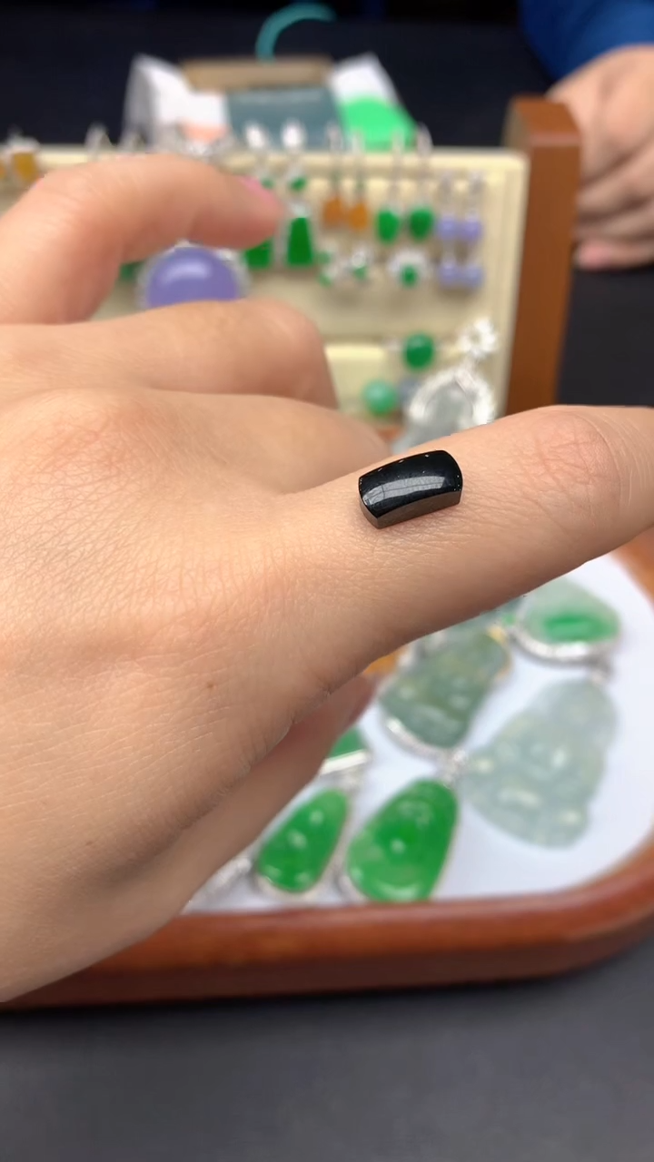 【闪购商品】翡翠颈饰18K金镶嵌73-天然翡翠