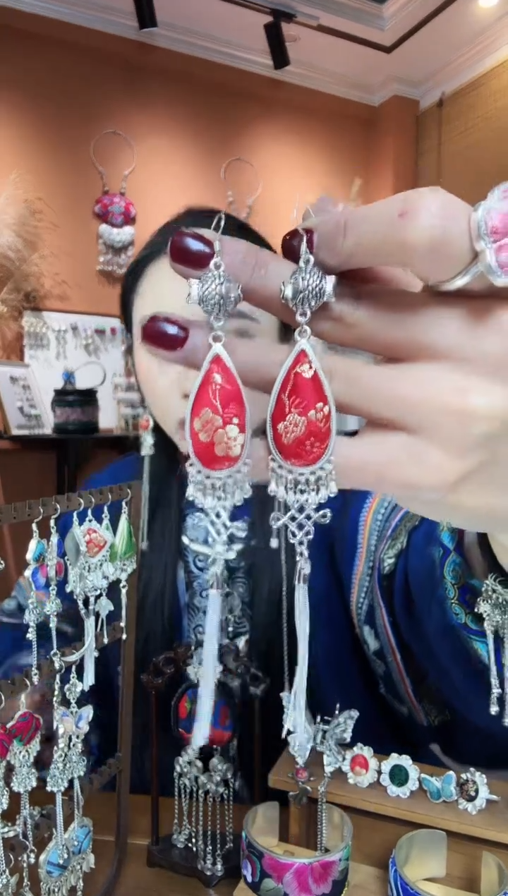 【闪购商品】刺绣纯手工民族风耳环