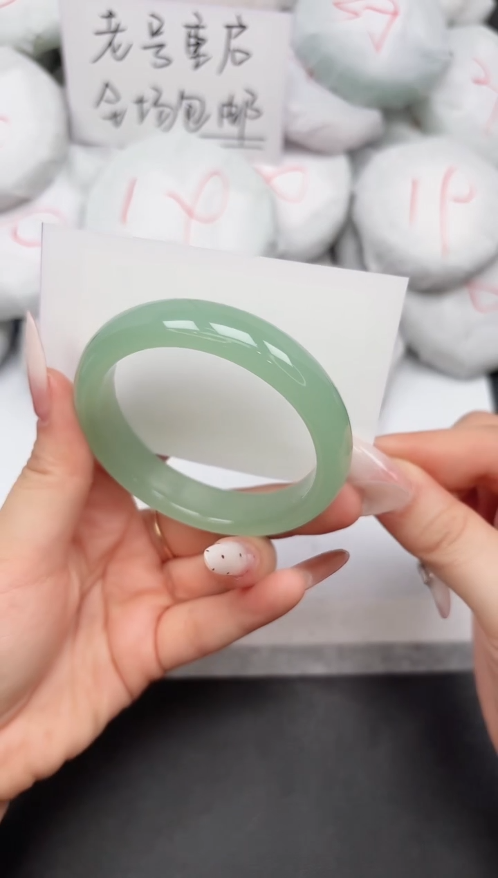 未镶嵌手镯石英质玉303/60.2