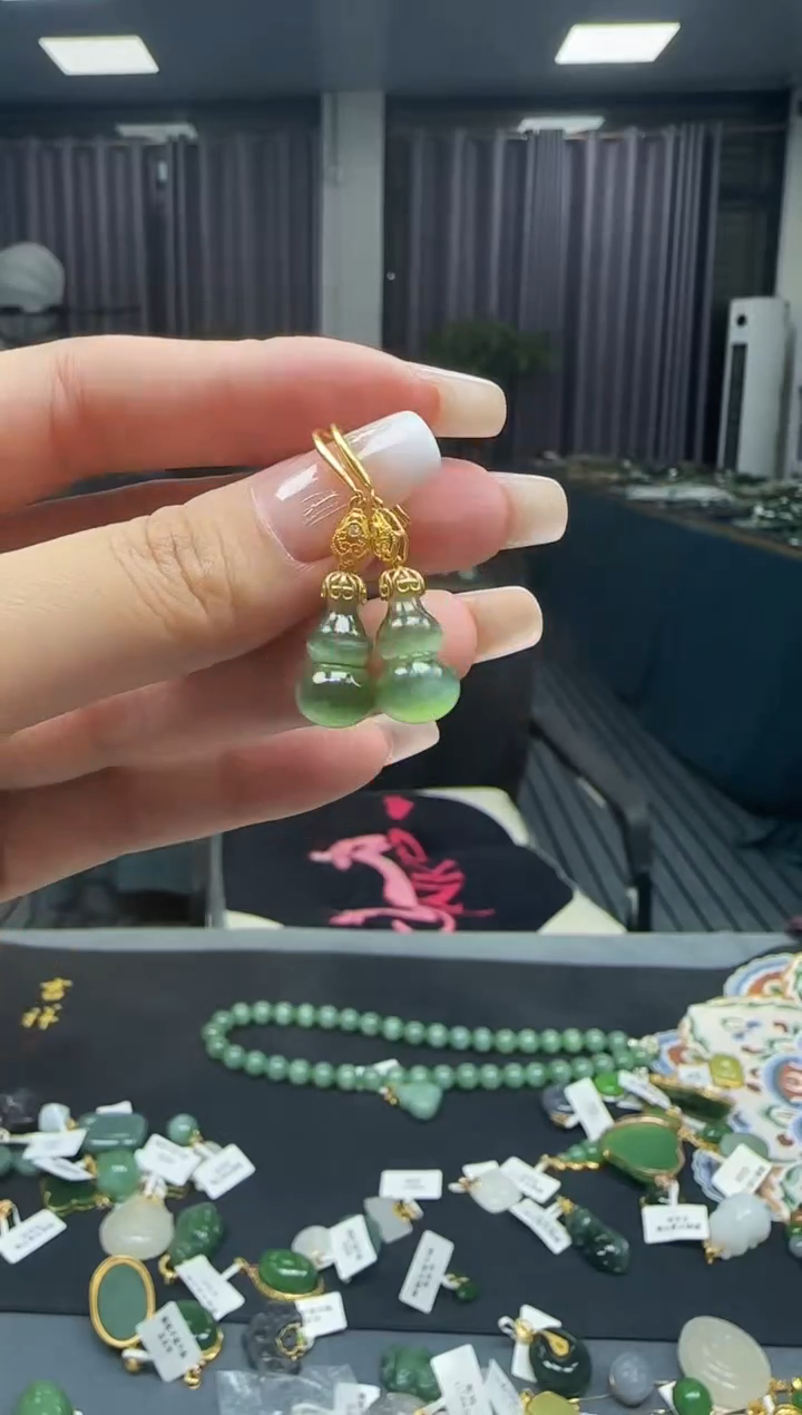 和田玉18K金镶嵌耳饰1