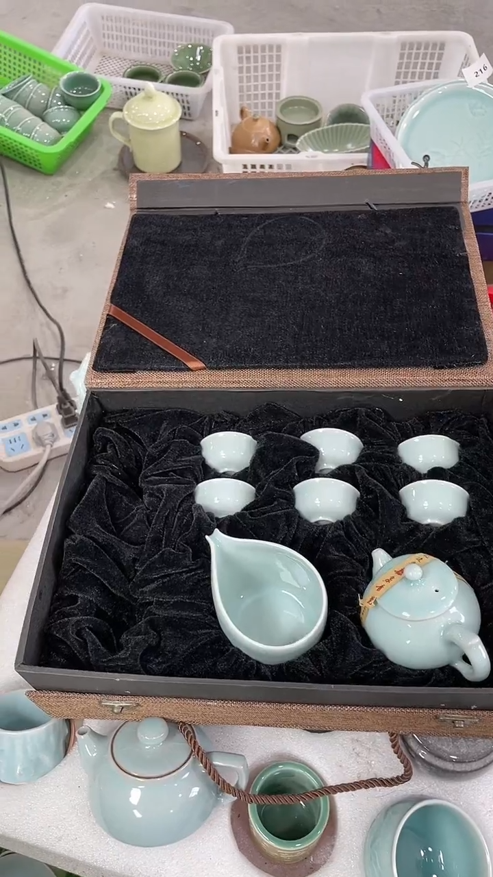 哎呦。这家青瓷不错 哦