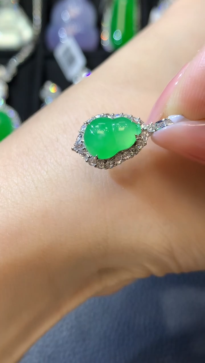 【闪购商品】翡翠吊坠(不含链)18K金镶嵌D32