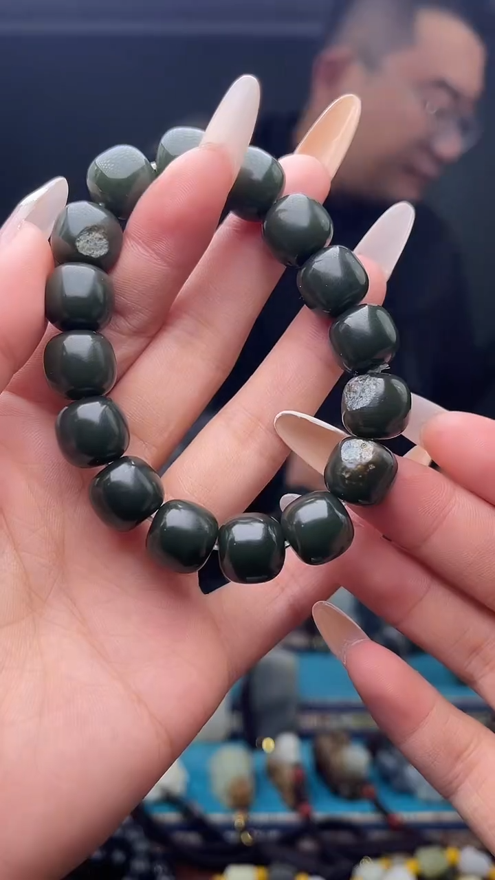 未镶嵌和田玉挂件1