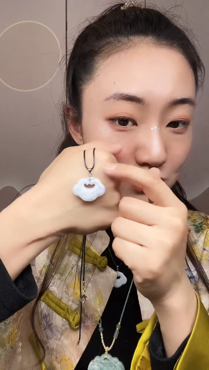 【闪购商品】翡翠颈饰银S925镶嵌缅甸翡翠小锁