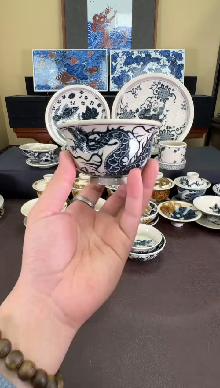 【闪购商品】二号釉1351龙纹压手杯