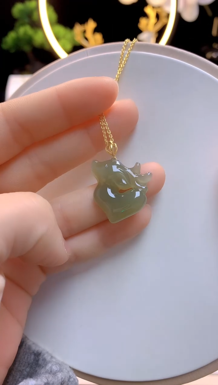 【闪购商品】和田玉吊坠18K金镶嵌一鹿有你