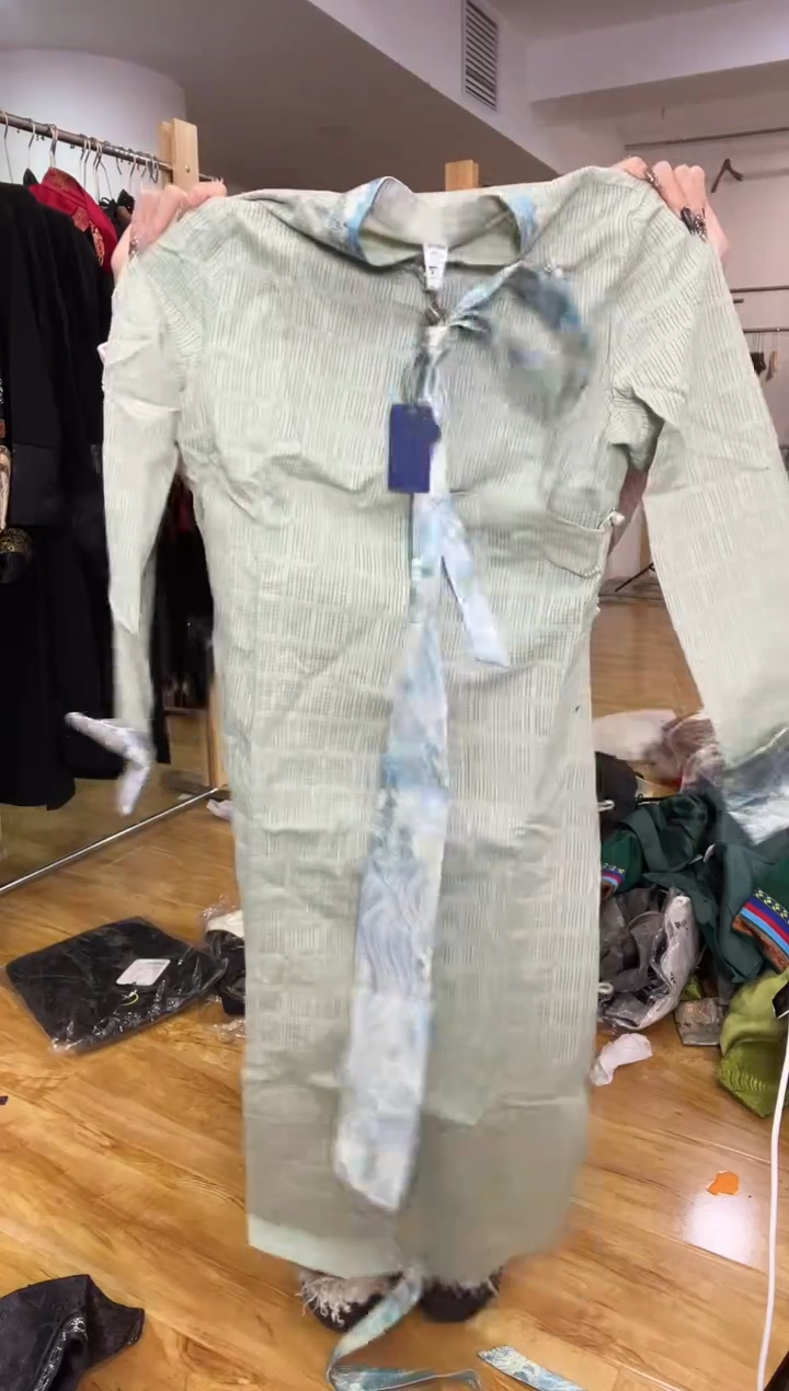 连衣裙       XL码      120-130斤