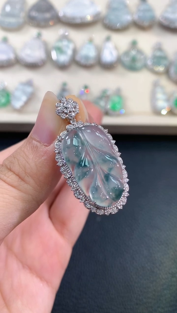 【闪购商品】翡翠吊坠(不含链)18K金镶嵌B107    