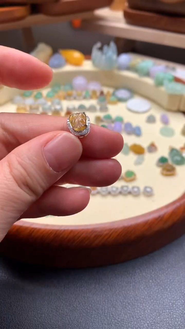 【闪购商品】翡翠颈饰银S925镶嵌翡翠叶子