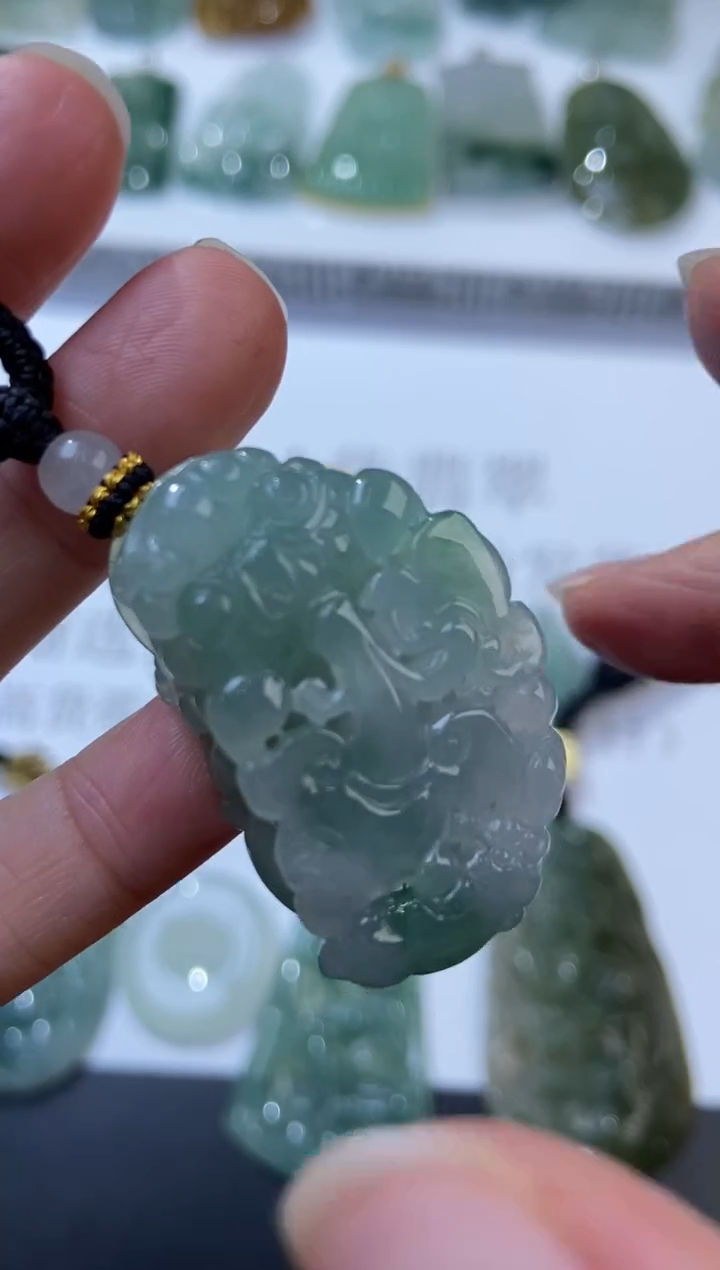 未镶嵌挂件翡翠379245  多人