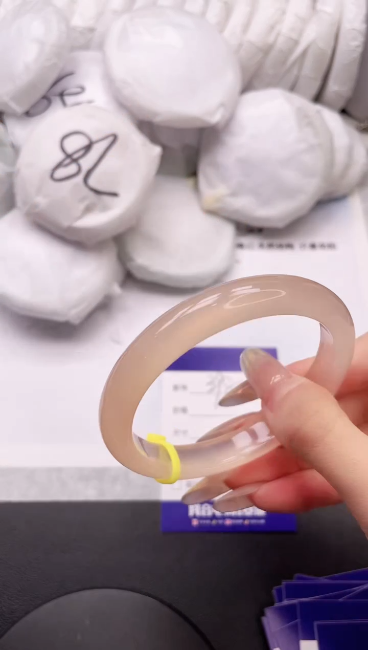 【闪购商品】石英质玉手镯未镶嵌20K398-58