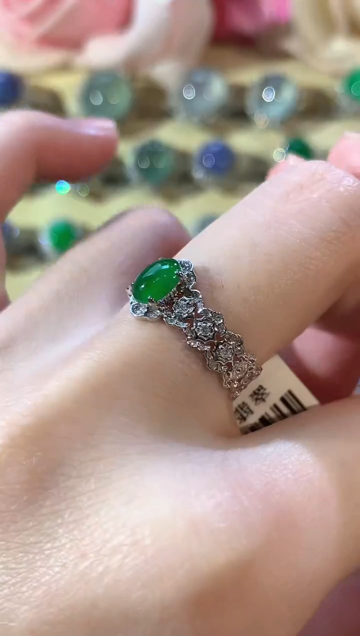 18K金镶嵌戒指翡翠冬日珠宝Q39