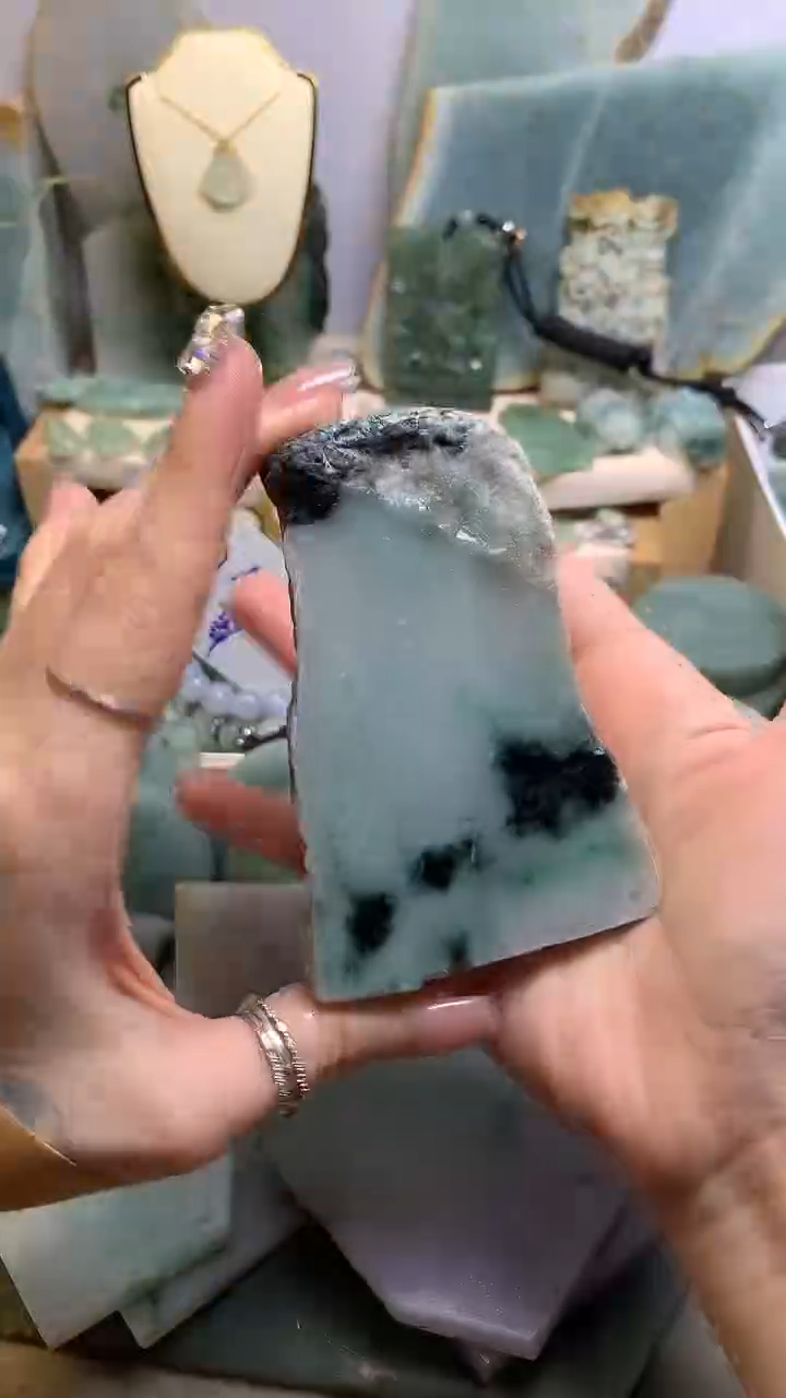 【闪购商品】翡翠挂件未镶嵌缅甸A货翡翠，没有运费险