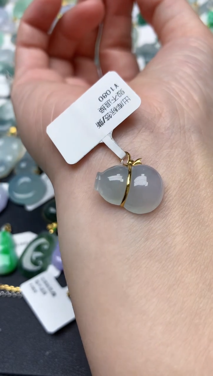 颈饰18K金镶嵌翡翠天然缅甸A货翡翠