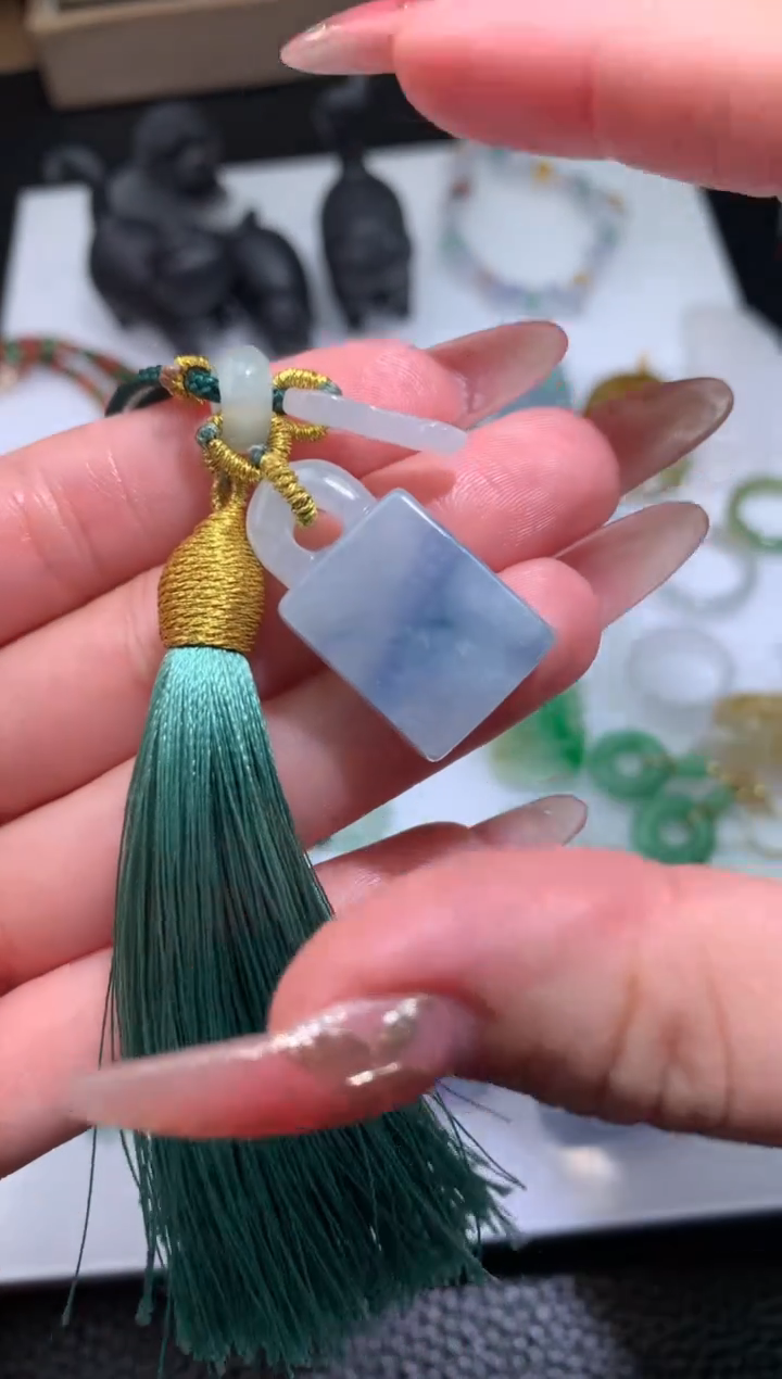 【闪购商品】定制翡翠未镶嵌锁