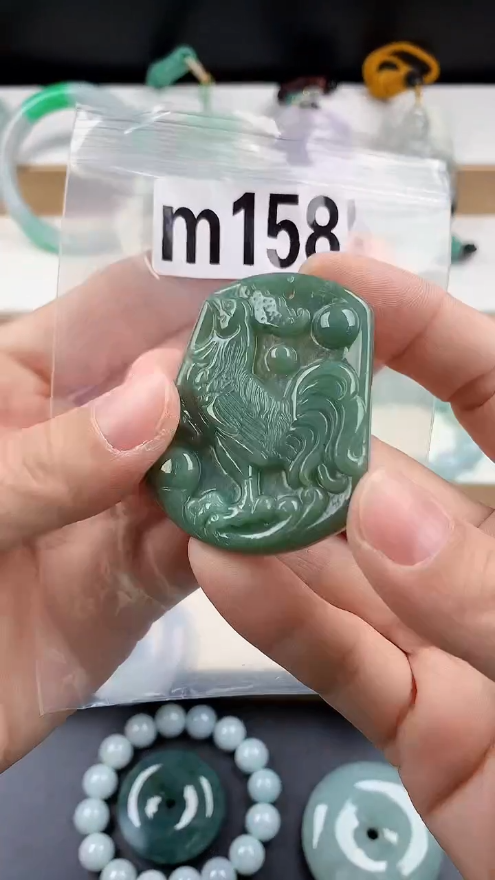 颈饰未镶嵌翡翠天然翡翠吊坠挂件