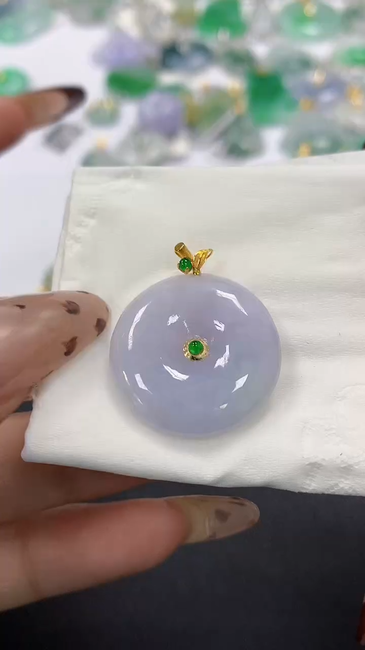 颈饰18K金镶嵌翡翠a货假一赔三支持复检百元上9元证书费自理