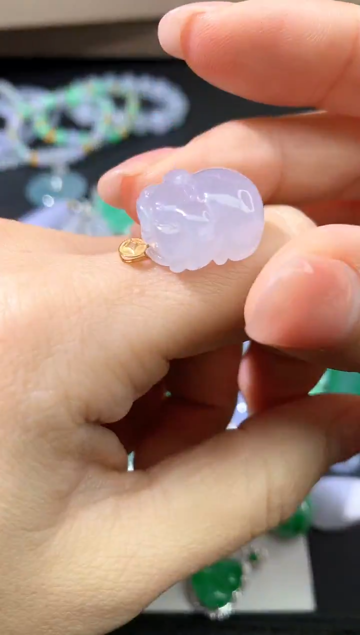 颈饰未镶嵌翡翠吊坠