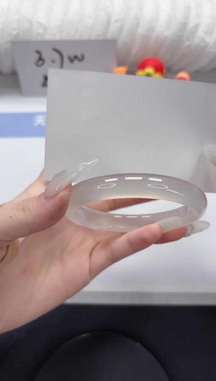 石英质玉手镯未镶嵌A106-56.6